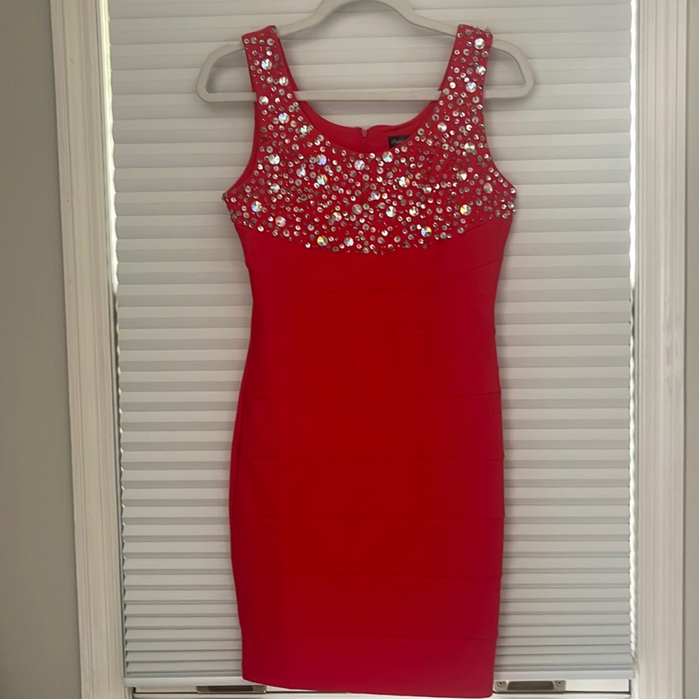 Body on stretch dress with iridescent sequin top